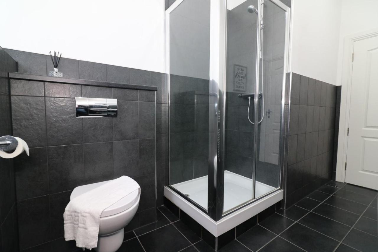 Signature - Greenlees Clubhouse غلاسغو المظهر الخارجي الصورة